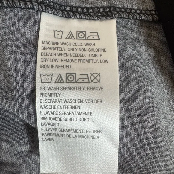 Women’s Susan Graver Medium Floral Black Top - Picture 6 of 7